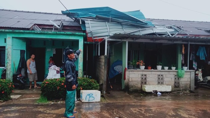 Berita - Nasional, Angin Puting Beliung Terjang Bintan, 6 Rumah dan Posyandu Rusak, Rumah Warga,Angin Puting Beliung