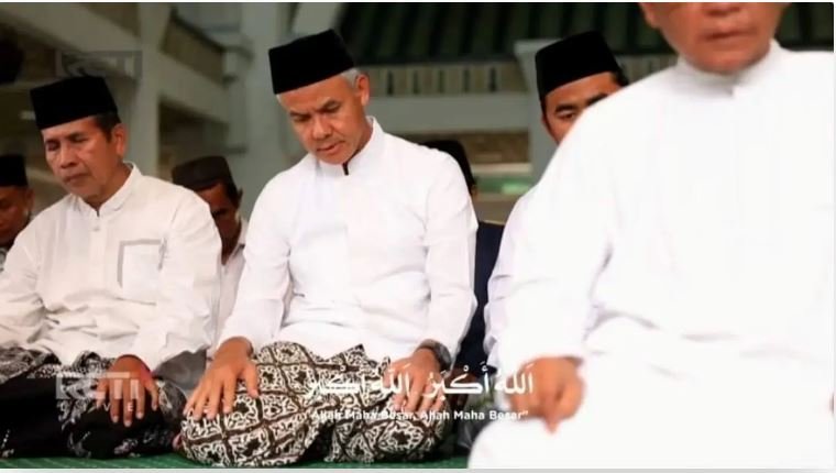 Berita - Nasional, Fakta-fakta Ganjar Pranowo Tampil dalam Video Azan Magrib di TV hinggga Dituding Mainkan Politik Identitas, Ganjar Pranowo,Ganjar Azan,Politik Identitas