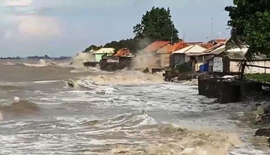 Kepri - Bintan, Gelombang Tinggi Dibarengi Cuaca Ekstrem, Kepri Waspadai Banjir Rob, Banjir Rob,Riau,kepri,Bintan