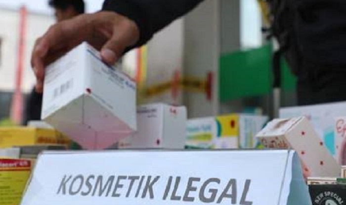 Kepri - Batam, Polda Kepri dan BPOM Batam gerebek gudang kosmetik ilegal, Kosmetik Illegal,BPOM,Balai Pengawasan Obat dan Makanan,izin edar (ilegal),Balai POM