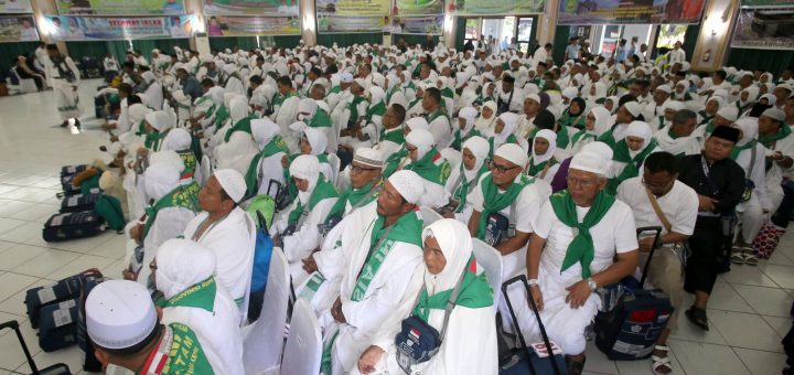 Kepri - Batam, Pemerintah Kepri Pastikan Para Calon Jemaat Haji Sudah Mendapatkan Vaksin Meningitis, kepulauan Riau,calon jemaah haji,Dinas Kesehatan Kepulauan Riau,Vaksin Meningitis,Mohammad Bisri,Vaksinasi Covid-19