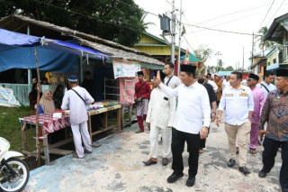 Kepri - Lingga, Gubernur Ansar Serahkan Bantuan di Kecamatan Senayang, Safari Ramadan,BPD,Kabupaten Lingga