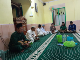 Kepri - Anambas, Ka KUA Siantan Timur Memimpin Doa Nisfu Sya'ban Di Masjid Al-Mabrur Desa Nyamuk, Siantan