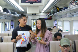 Berita - Nasional, Peringatan HUT KA ke -78 Tahun, KAI Daop 1 Jakarta Ajak Penumpang KA Bermain Game Online On Train, KAI,KAI Daop 1,kereta api